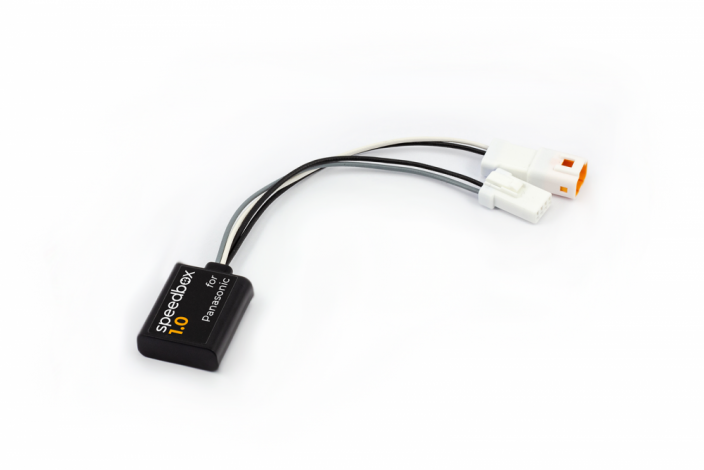 SpeedBox 1.0 module for Panasonic GX series e-bike motor tuning with plug and play connectors