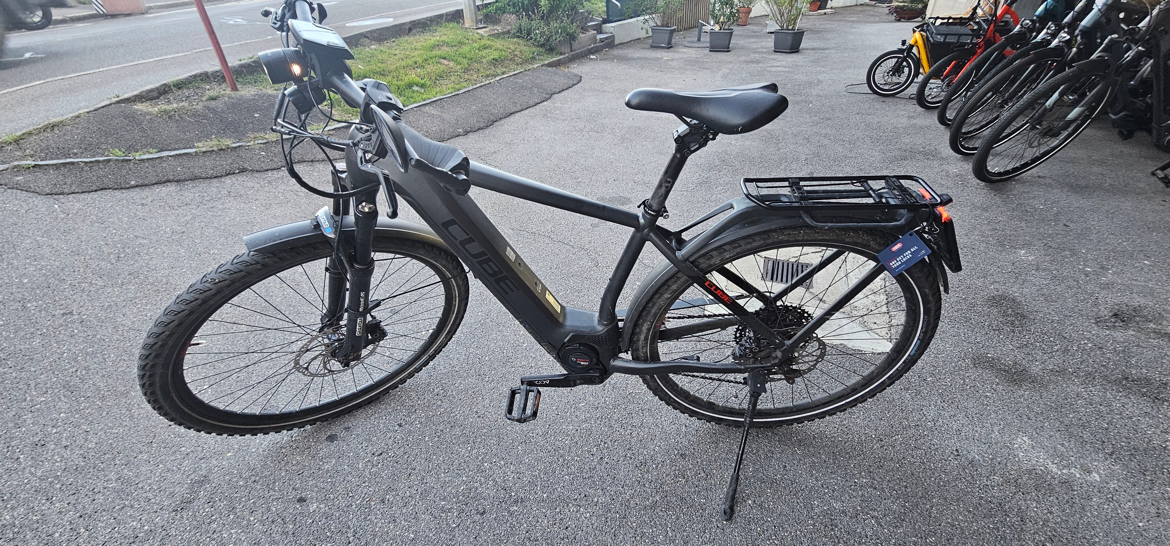 "USED CUBE KATHMANDU HYBRID 45